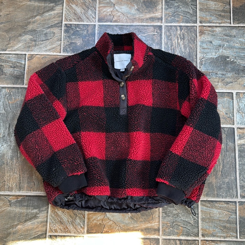 American Eagle fleece pullover